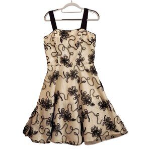 Masquerade Womans Dress 11/12 Cream Black floreal embroidered Formal wedding